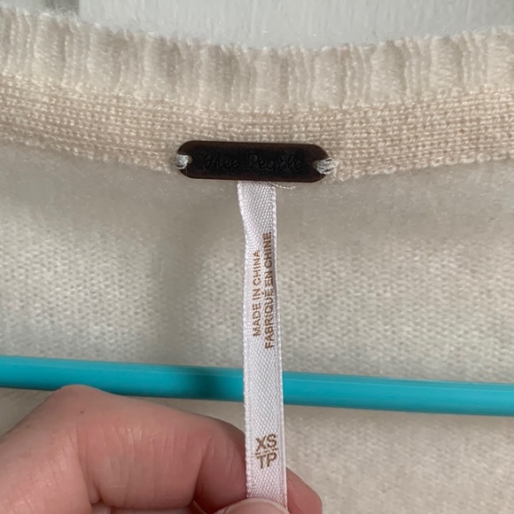 Free People Cream White Cashmere Sweater Size XS - Picture 3 of 8